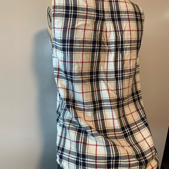 Forever21 women’s Junior plaid sleeveless shirt - Picture 9 of 13